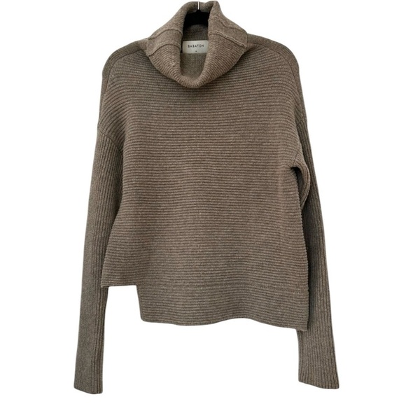 Aritzia Babaton Women’s Mika Sweater Funnel Neck Wool
Cashmere Medium - Picture 3 of 13